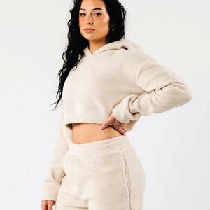 Hoodie en molleton personnalisé pour femme, col roulé, avec poche latérale, manches longues, coupe courte, avec fermeture éclair et poches - Product Image 2