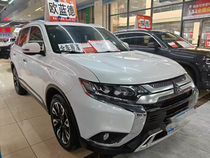 SUV Mitsubishi Outlander RHD 4x4 2.4L Essence Automatique Neuf - Product Image 1