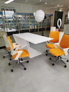 Escritorio Ejecutivo Moderno de Lujo con Acabado Blanco Brillante, Mesa de Madera para Jefe, Escritorio de Oficina Convertible de Alta Gama para Gerente/CEO - Product Image 3