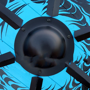 Escudo vikingo azul hecho a mano personalizado con dragón negro para sus cuchillos de defensa y protección. - Product Image 5