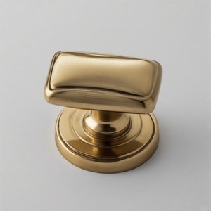 Queens Crest Knob Imperial Crest Bouton de porte en métal gravé Vintage Inspiré Européen pour Hôtel Appartement Charme intérieur majestueux - Product Image 6