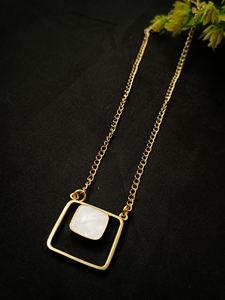 สร้อยคอจี้ทองเหลืองของดีไซน์เนอร์พร้อมจี้อัญมณีรูปวงรีสำหรับสาวๆขายส่ง - Product Image 2