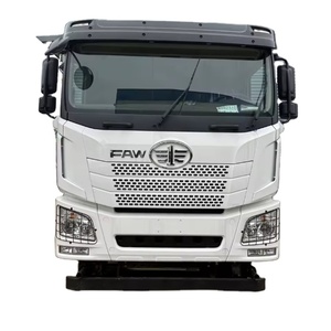 Camión de Agua Usado de 20000L, 8x6, Diésel, 351-450HP, Euro IV, Control de Polvo, Caja de Cambios Automática, Volante a la Izquierda, Asientos de Cuero Oscuro, R18 - Product Image 1