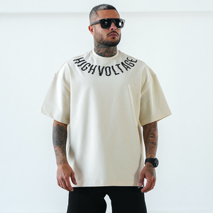 เสื้อยืดผู้ชายสไตล์ลำลองทรงหลวมโอเวอร์ไซส์ สตรีทแวร์ ผ้าฝ้าย 100% ไหล่ตก โลโก้ น้ำหนักมาก 300 กรัม ระบายอากาศได้ดี แห้งเร็ว - Product Image 1