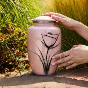 Urna Metálica Elegante Personalizable en Rosa Perla para Cenizas de Cremación de Adultos, Capacidad de 200 Pulgadas Cúbicas, Garantía de 3 Años, Personalizada para Mujeres - Product Image 2