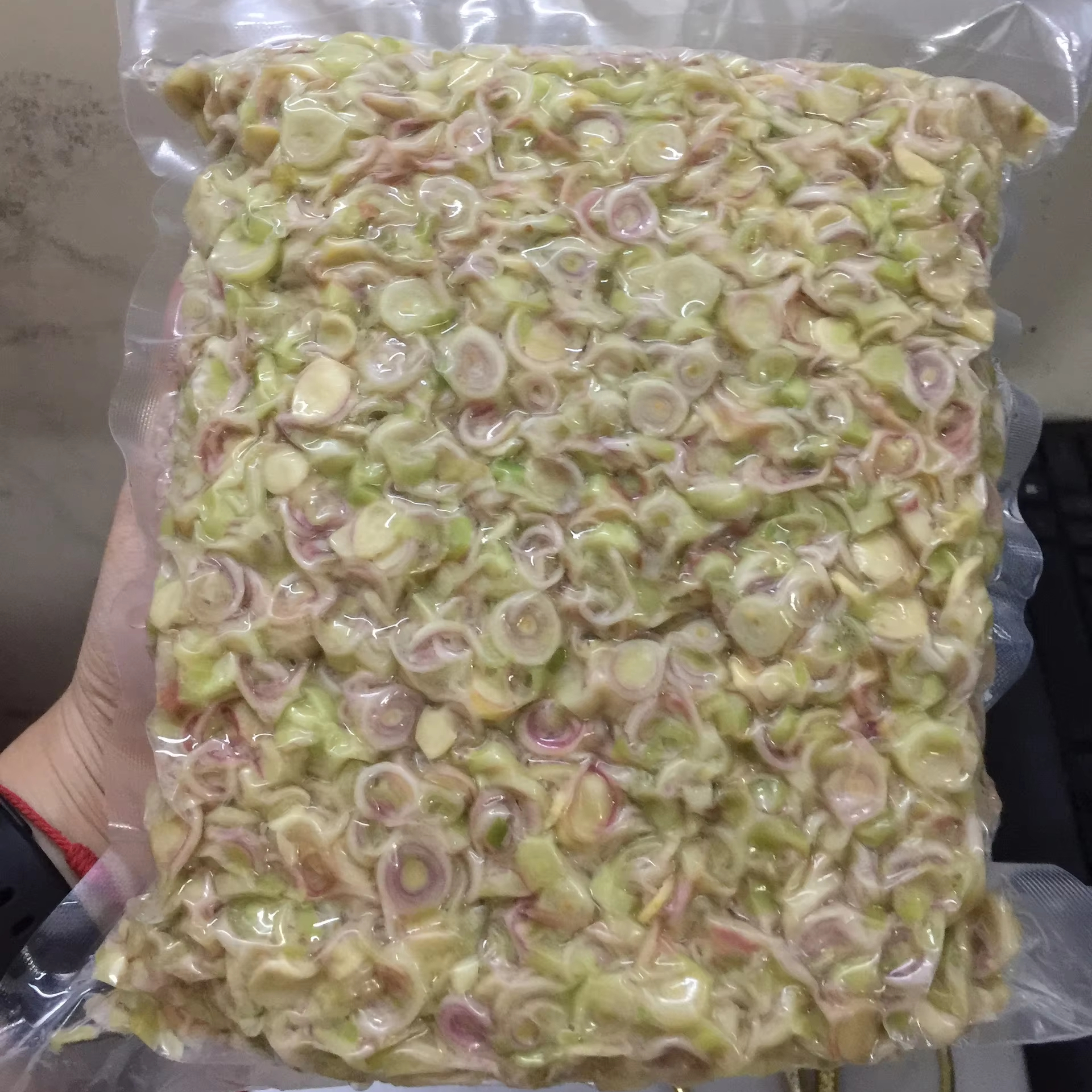 Pre-chopped Frozen Lemongrass IQF Whole and Sliced Lemongrass Frozen Vegetables Freshly for Soup From Vietnam