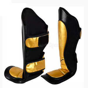 Protège-tibias légers pour hommes, matériau durable, ajustement confortable pour une utilisation quotidienne et des séances d'entraînement, avec un design facile à porter - Product Image 3