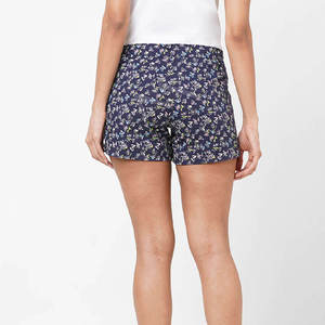 Venta al por mayor de pantalones cortos de rizo de algodón transpirables para mujer, ropa de entrenamiento personalizada, pantalones cortos deportivos de algodón 100% para mujer de Pakistán - Product Image 2