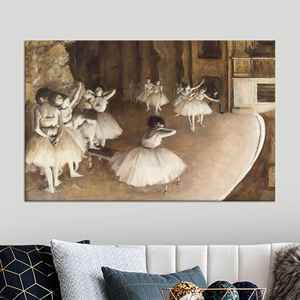 Lienzo Impreso con Bailarinas Vintage en el Escenario - Elegante Arte de Pared de Ballet, Lienzo Enrollado - Product Image 1