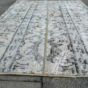 พรมวินเทจขนาด 2.3x2.9 ฟุต พรมตุรกีขนาดเล็ก พรมขนสัตว์ลายดอกไม้สีเทาดำ - Product Image 5