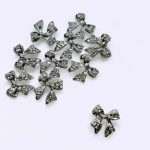 A10jet Élégant 3D 10 Pièces Charmes pour Ongles en Argent en Forme d'Arc-en-ciel Modèle 01 Décorations pour Nail Art - Product Image 2