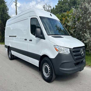 Mercedes-Benz Sprinter 2023 d'occasion en parfait état - Product Image 2