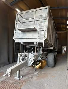 Semirremolque volquete de granja de 4 ruedas hecho de acero duradero - Product Image 4