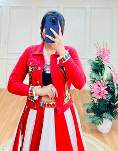 Eleve su estilo Navratri con nuestra exquisita chaqueta de mezclilla de trabajo Gamthi bordada - Product Image 5