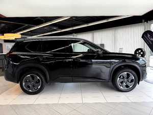 Nissan X-Trail 1.5L Power-163 CV 3 cilindri Ibrido Euro6e 4WD 2 assi Trasmissione Automatica Guida a Sinistra Usato 2025 - Product Image 4