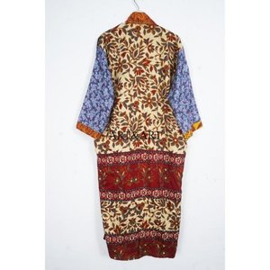 Robe kimono en soie 100% faite à la main pour femmes, motif floral bohème, vêtements de nuit décontractés d'été doux pour demoiselles d'honneur - Product Image 5