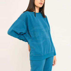 Sudaderas de invierno personalizadas para mujer con sudaderas con capucha de diseño de logotipo frontal de material duradero - Product Image 6