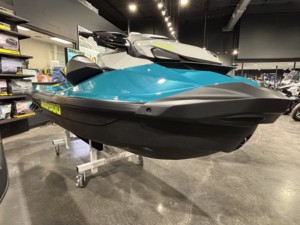 Moto Acuática Sea-Doo de 130 HP, 2 Plazas, 4 Tiempos, 1800cc, Fibra de Vidrio, 300HP, Azul y Amarillo - Product Image 2
