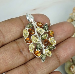 Colgante de piedras preciosas múltiples con forma de pera y diseño de hoja de ámbar Báltico Natural de sólida plata de ley 925 - Product Image 4