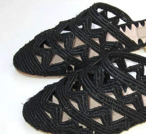 Chaussures marocaines faites main en raphia naturel, et semelles en cuir véritable. Ziraffia - Product Image 3