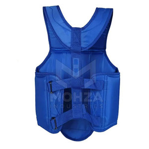 Protège-poitrine en cuir de haute qualité pour l'entraînement de boxe, léger, écologique, personnalisable, fabriqué au Pakistan - Product Image 2
