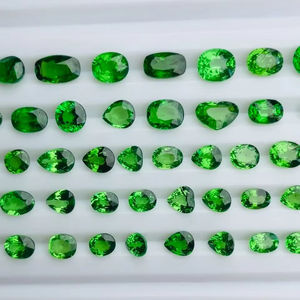 อัญมณี tavorite ตัดแบบผสม AAA ความแวววาวและความคมชัดสูงสีเขียวสดใสและเหมาะสำหรับการทำเครื่องประดับ - Product Image 4