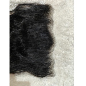 Frontal de encaje HD con acabado ligero e indetectable que proporciona un aspecto natural que combina perfectamente con el cuero cabelludo DE LA India - Product Image 4