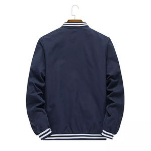 แจ็คเก็ตวาร์ซิตี้ไซส์ใหญ่สำหรับผู้ชาย ขายส่ง แจ็คเก็ตวาร์ซิตี้เปล่า รับสกรีนโลโก้ แจ็คเก็ตเลตเตอร์แมนเรียบๆ สำหรับผู้ชาย - Product Image 3