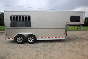 Remolque para Caballos Estándar de Cuello de Cisne a Precio Económico con Capacidad Máxima de Carga de 6440 Libras y Dimensiones de 17x6.6x7 Disponible para la Venta - Product Image 6