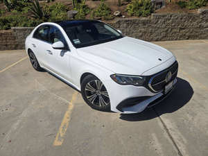 Mercedes-Benz Clase E E 350 4MATIC 2024 en Perfectas Condiciones - Product Image 3