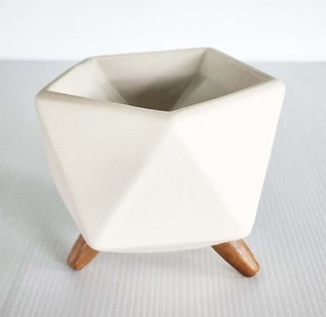 Réchauffeur de brûleur à huile en céramique géométrique fait à la main avec pieds en bois aromathérapie pour la décoration intérieure pour les parfums de menthe de thé de lavande - Product Image 5