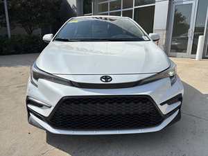 Toyota Corolla XSE 2025 Berline Blanche Phares à LED Transmission Automatique Pneus R18 Moteur Essence 5 Places - Product Image 2