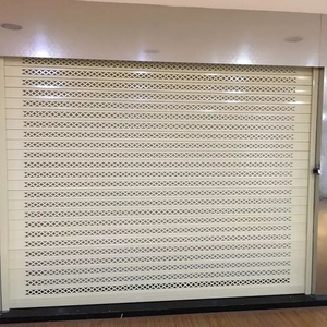 <span class=keywords><strong>Porte</strong></span> de sécurité perforée à <span class=keywords><strong>grille</strong></span> roulante en alliage d'aluminium moderne, isolante thermiquement et étanche, pour entrée de supermarché - Product Image 6