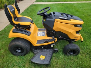 Cortadora de Césped a Gas Usada Cub Cadet LX42 de 48 Pulgadas, Autopropulsada, Cuchilla Rotatoria, Descarga Trasera, Grado Profesional - Product Image 3