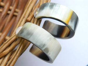 CORNE NATURELLE Fait à la main de luxe en gros naturel Buffalo Ox Cow Horn Bangle bijoux de mode pour hommes et femmes - Product Image 2