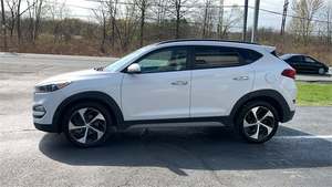 Hyundai Tucson 1.6T Limited AWD 2017 / Disponible à la vente avec faible kilométrage, moteur essence, véhicule bien entretenu, sans accident. - Product Image 5