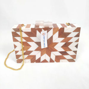 Clutches en résine au design attrayant pour femmes, clutches de haute qualité pour femmes, meilleure qualité, tendance, best-seller - Product Image 1