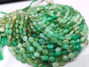 Cuentas de Briolette facetadas de crisoprasa Natural, cuentas de piedra preciosa verde de 7X9mm por hebra, 13 pulgadas de largo - Product Image 3