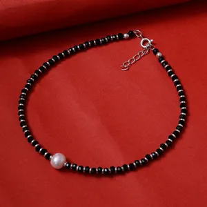 Collier chaîne en argent sterling 925 pour femme avec perles noires, hypoallergénique, fermoir sécurisé, pour usage quotidien, bijoux élégants et classiques - Product Image 1