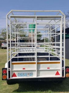 Remorques à bétail d'occasion à vendre en bon état / Remorques à bétail neuves à vendre avec garantie - Product Image 4