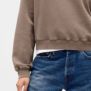 Sudadera Corta para Mujer, Diseño de Pullover, Precio de Fábrica para Pedidos al por Mayor, Material Suave de Alta Calidad para un Ajuste Cómodo - Product Image 3