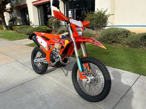 NUEVA Motocicleta 2025 350 EXC-F Champion Edition Naranja, Alto Rendimiento, Lista para Envío Mundial, Avanzada - Product Image 4