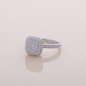 Bague en or 9 carats jaune, blanc ou rose avec diamant rond de laboratoire, halo et grappe de pierres, bijoux - Product Image 6