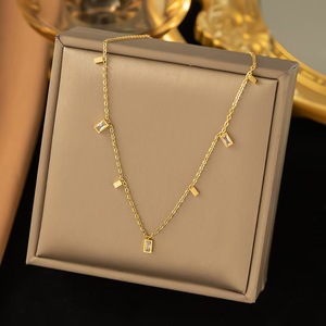 Collar de Acero Inoxidable para Mujer, Chapado en Oro de 18K con Zirconia, Collar con Colgante Moderno, Joyería de Regalo al por Mayor - Product Image 5