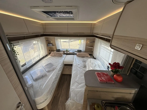 Caravana casa rodante a precio económico, 2 plazas para dormir, 3 asientos para 2-3-4 personas, con toldo y energía solar, en venta. - Product Image 6