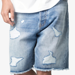 Short en jean surdimensionné et élégant pour hommes avec design vieilli et ourlet effiloché-Short en jean décontracté d'été pour hommes - Product Image 1