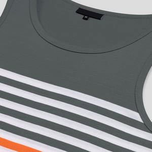 Débardeur athlétique durable pour hommes avec coupe profonde idéal pour l'entraînement de force et le sport - Product Image 4