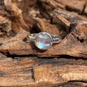 Bague élégante en pierre de lune arc-en-ciel, coupe ovale, certifiée IGI, faite à la main en argent sterling 925, cadeau élégant pour femmes - Product Image 3