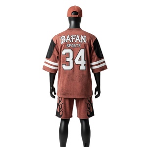 Ensemble short de football pour homme, vêtements de sport haut de gamme, 220 GSM, polyester mesh, panneaux respirants, style personnalisé, logo personnalisé pour ensemble short homme - Product Image 2