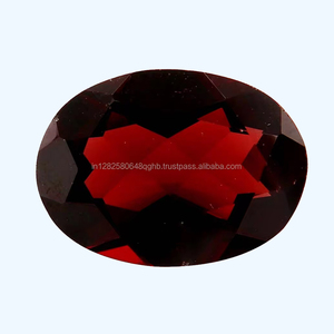 Gema suelta de granate rojo natural de calidad premium, corte ovalado, con brillo excepcional y tonos de carmesí profundo para joyería. - Product Image 4